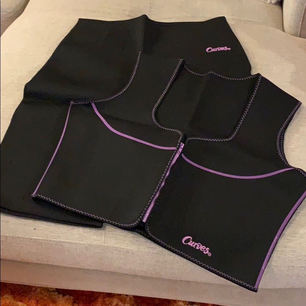 Curves Neoprene Capri & Vest set Brand New